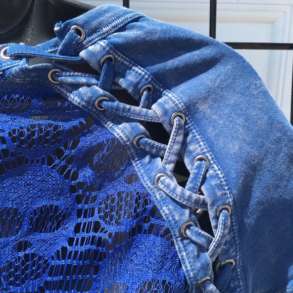 Women’s Affliction Top - Picture 3 of 4